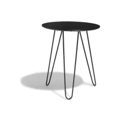 Bout de canapé Lou noir à trois pieds