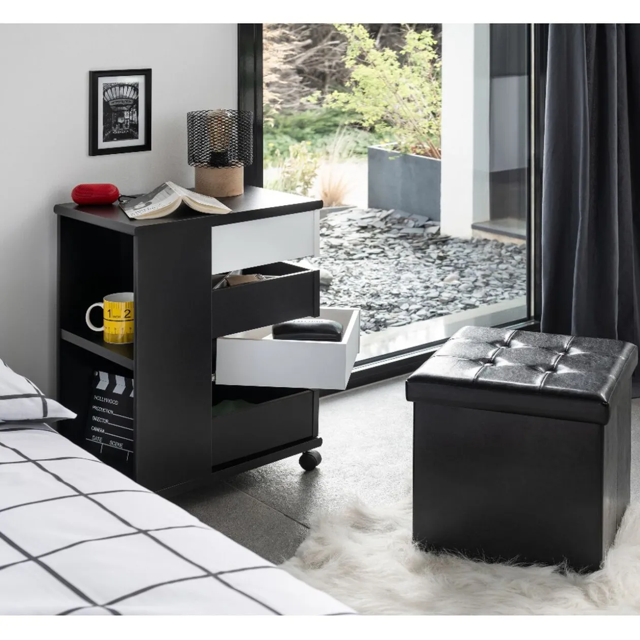 Chiffonnier Andy noir et blanc 4 tiroirs et 2 niches