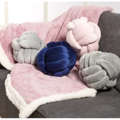 Coussin boule velours