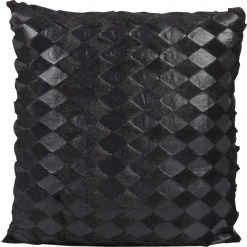 Coussin effet fourrure losanges noirs