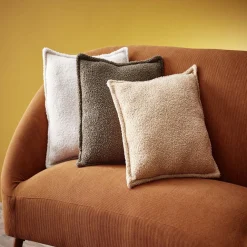 Coussin en tissu bouclette blanc cassé 40x40 cm