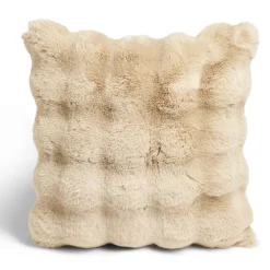 Housse de coussin lignes fausse fourrure lapin 45x45cm crème ou marron clair