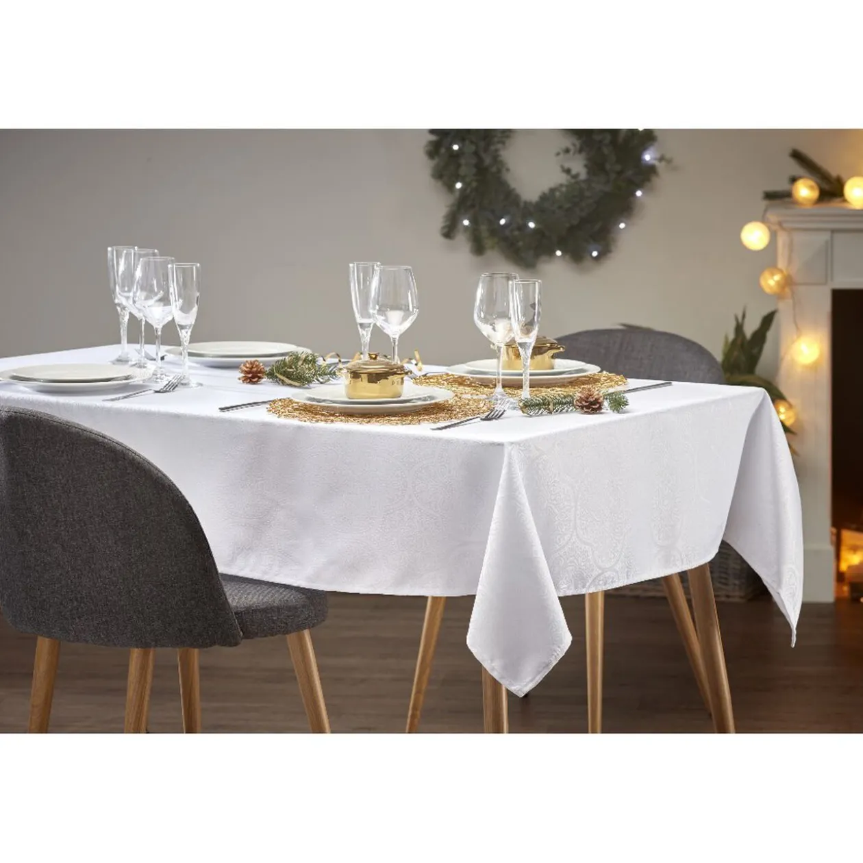 Nappe jacquard blanche motif arabesque L 350 cm