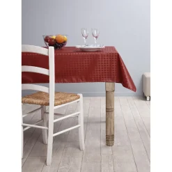 Nappe rectangulaire enduite rouge