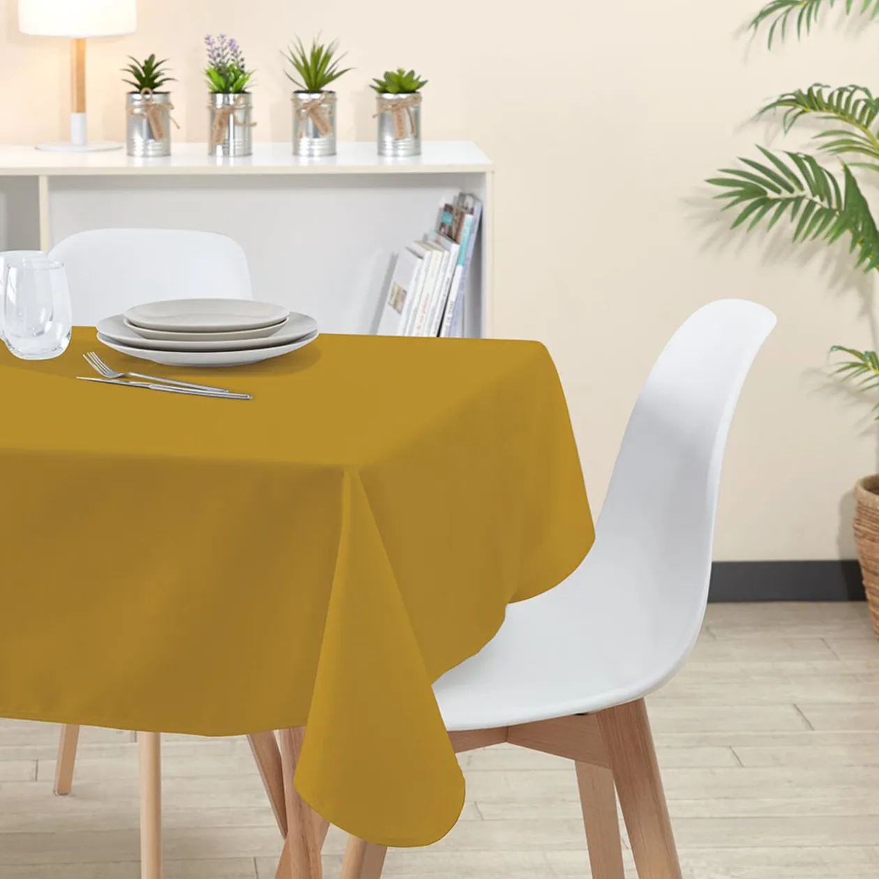 Nappe rectangulaire polyester anti tâche uni jaune moutarde