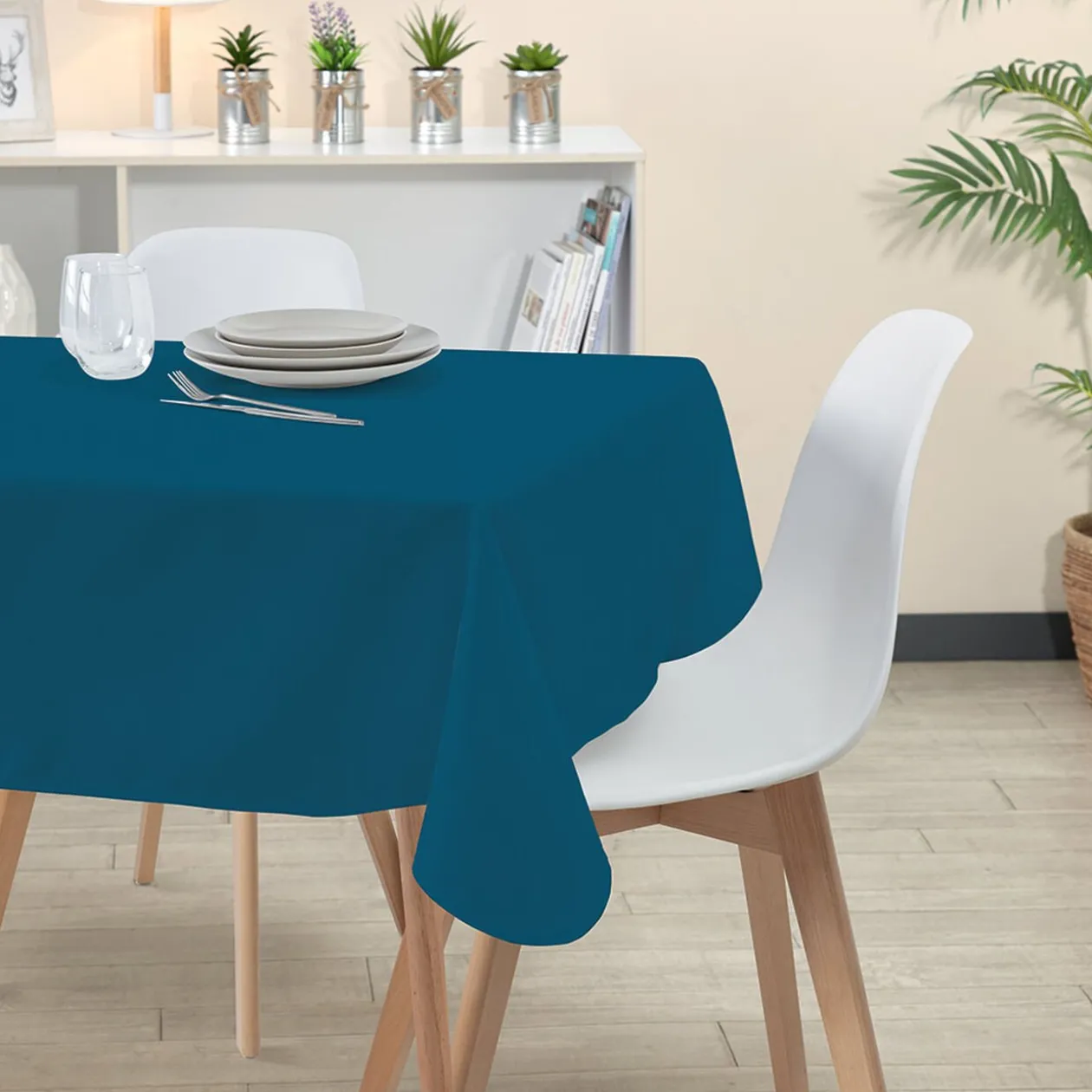 Nappe rectangulaire polyester anti tâche uni bleu
