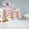 Nappe ronde à carreaux rouges