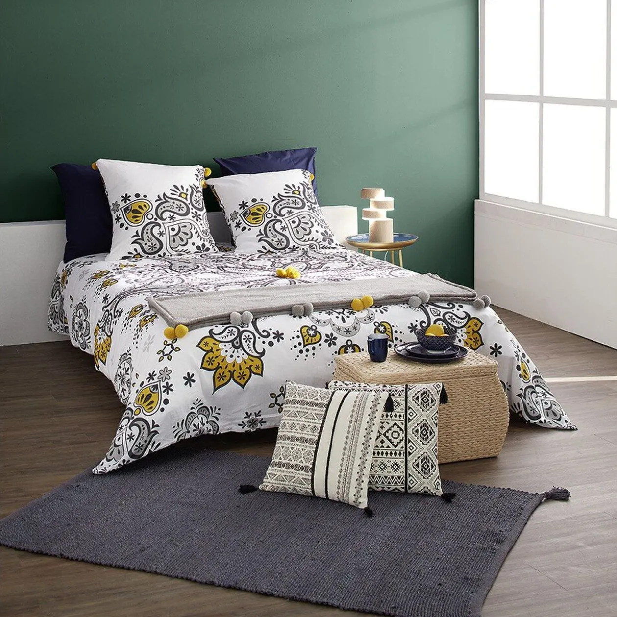 Parure de lit 2 places à pompons motif mandala jaune ou rouge