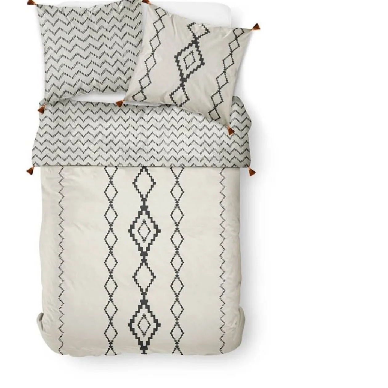 Parure de lit blanc cassé motifs berberes noirs avec pompons