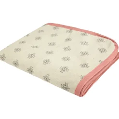 Plaid déco réversible gris bordure rose motif arabesque doux