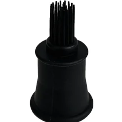 Pot avec pinceau de cuisine et verre doseur