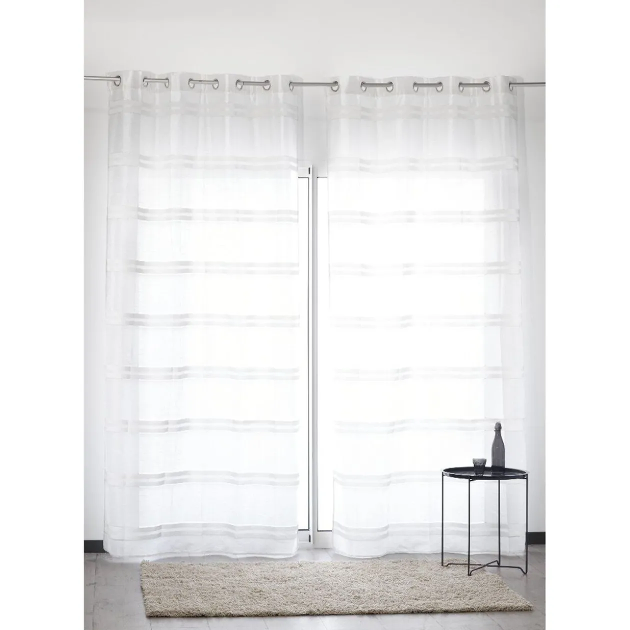 Rideau à oeillets blanc brillant rayure argentée