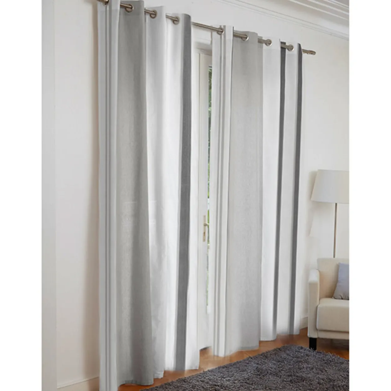 Rideau à oeillets rayé noir blanc