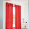 Rideau à oeillets rouge