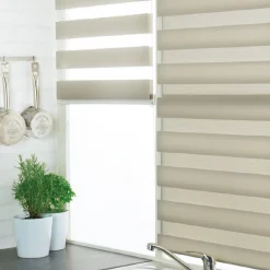 Store enrouleur jour nuit noir