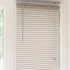 Store vénitien gris