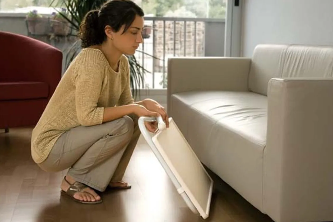 Table d'appoint réglable pliable métal blanc