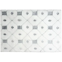 Tapis blanc à relief imitation fourrure motifs gris ou taupe