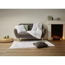 Tapis Shaggy effet fourrure blanc ou gris