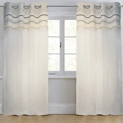 Voilage à oeillets berbère motif géométrique blanc écru et noir