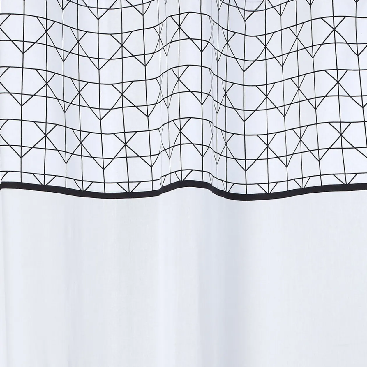 Voilage à oeillets blanc bande supérieure imprimée noire