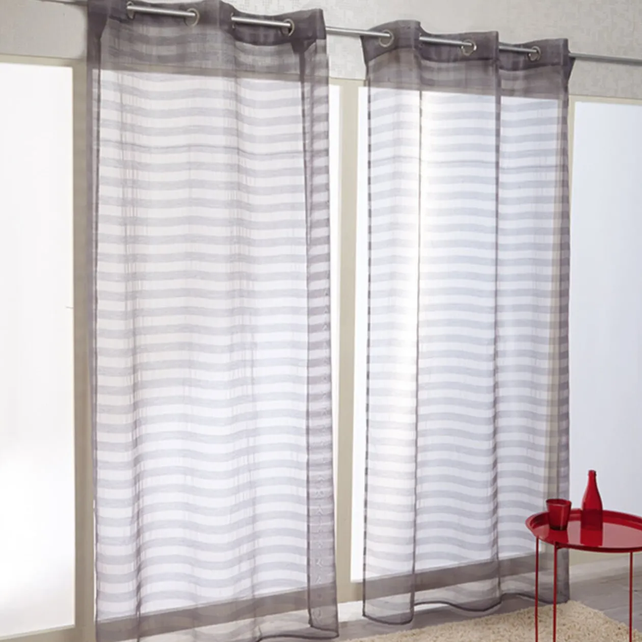 Voilage à oeillets gris design rayures
