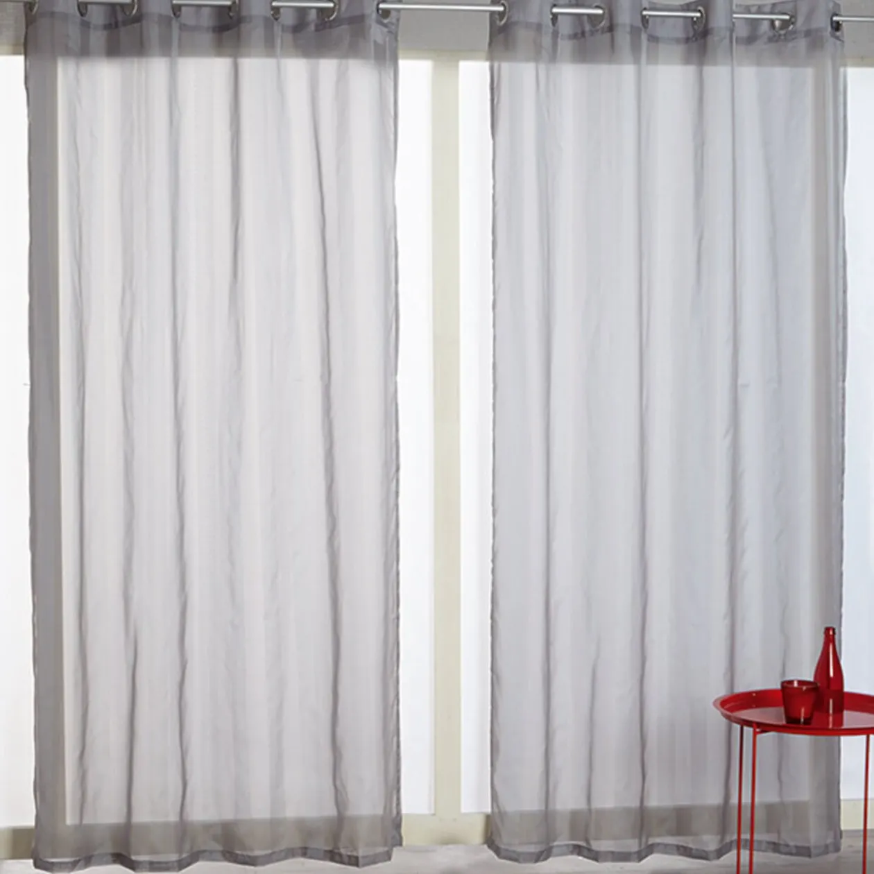 Voilage à oeillets gris design fleurs